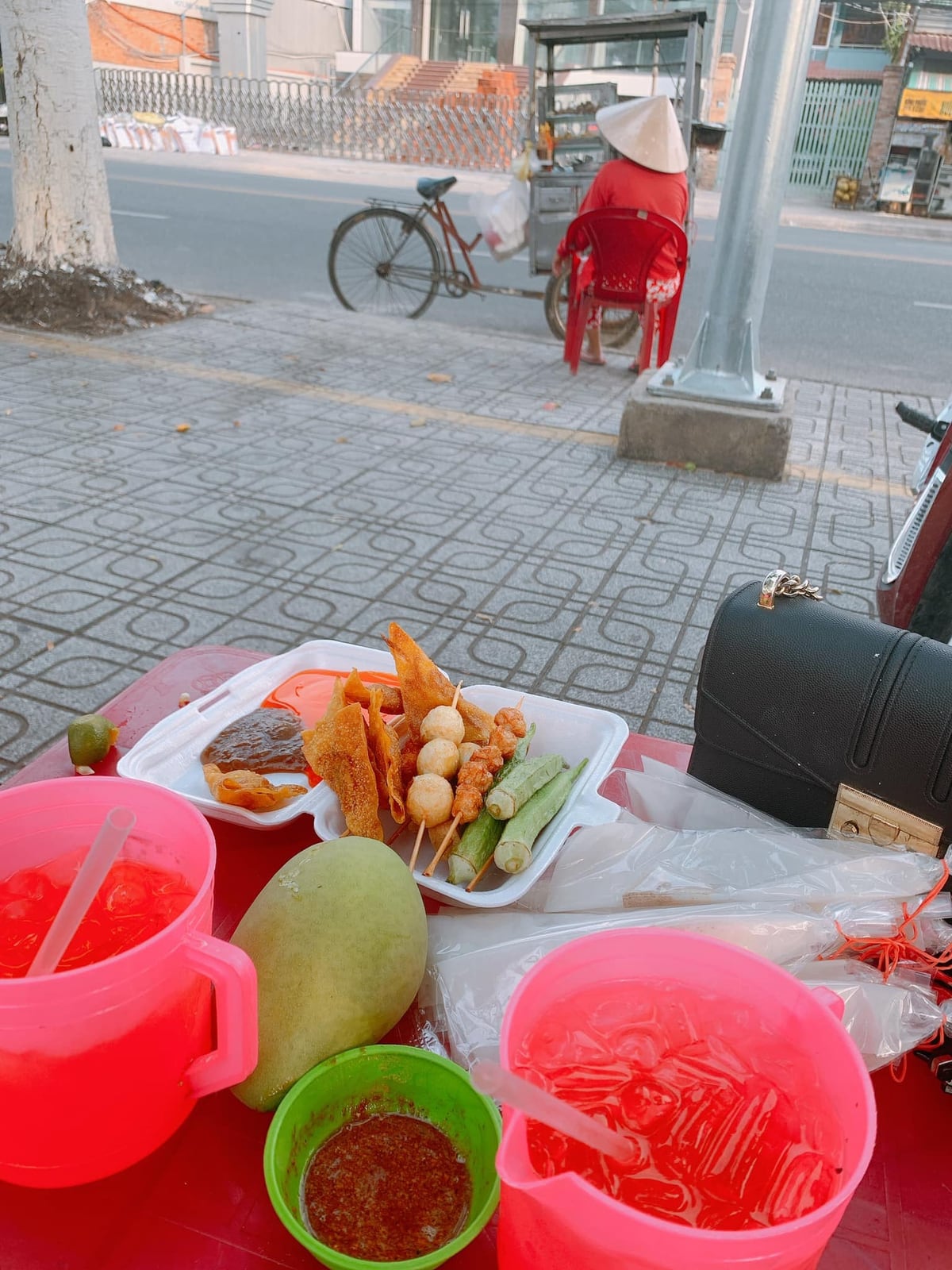 Quán ốc đêm (minh hoạ) — ảnh 2