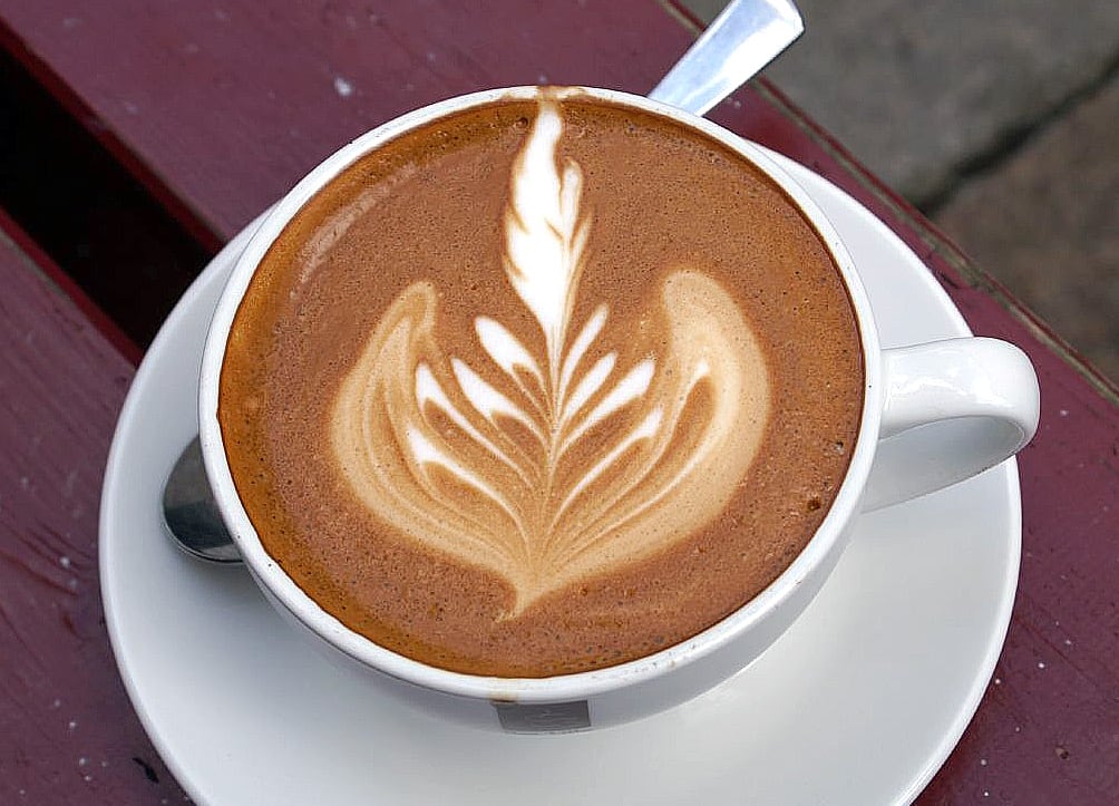 Cafe sách yên tĩnh (minh hoạ) — ảnh 2