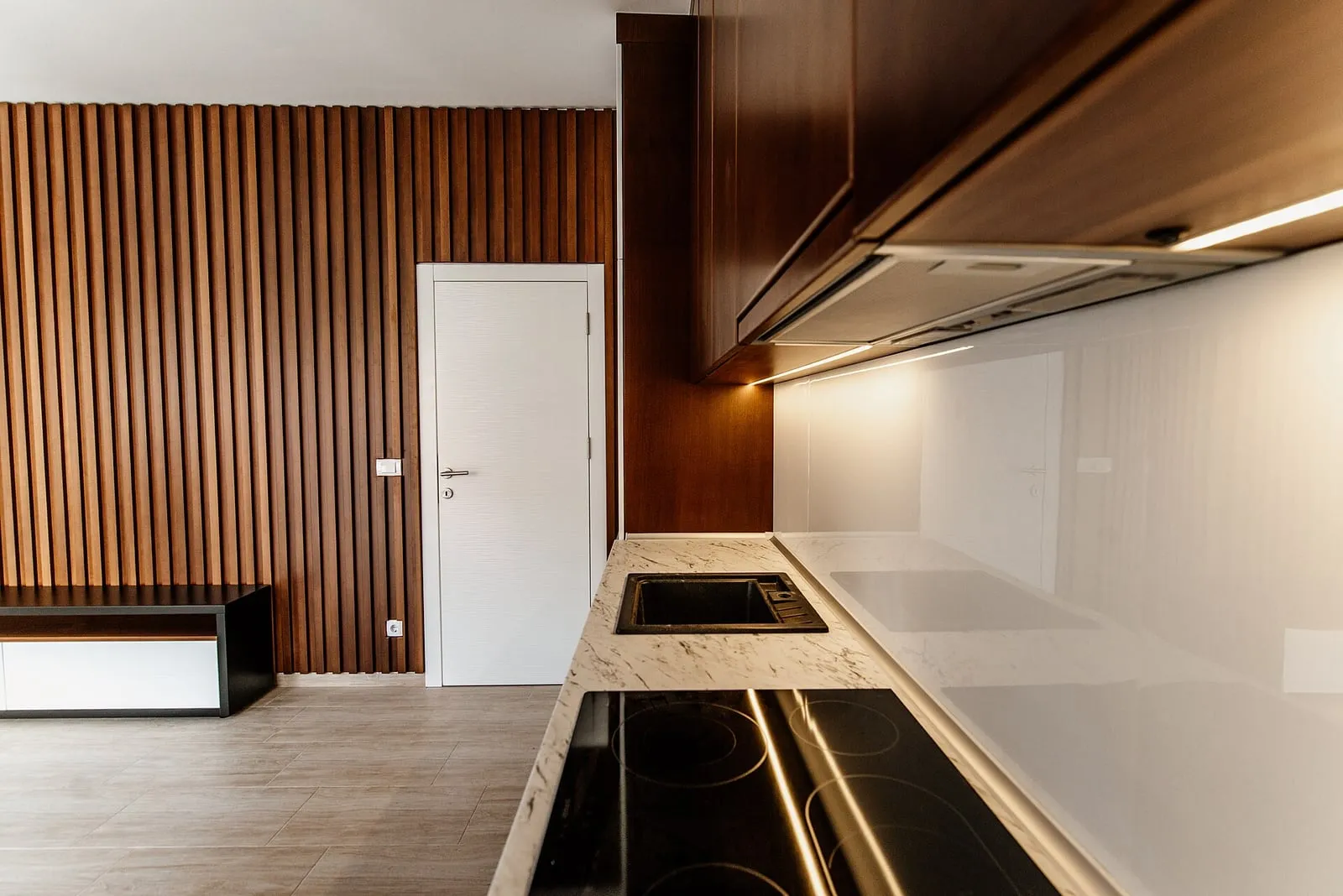 Ảnh 2 của Mặt bằng kinh doanh mặt đường 80m2